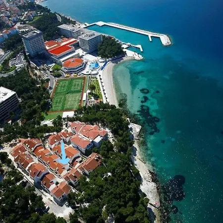 Sunny Lavica Podstrana